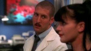 NCIS: Tengerészeti helyszínelők 3. évad Ep.6 Kukkolók oldala