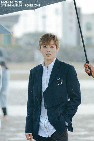 Wanna One GO poszter