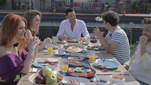 İki Yalancı 1. évad Ep.1 1. epizód