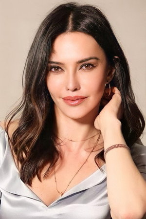 Hande Ataizi profil kép