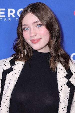 Alexa Swinton profil kép
