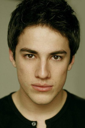Michael Trevino profil kép