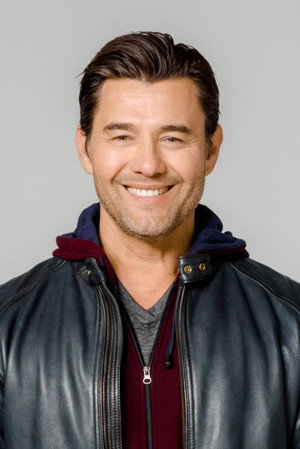 Steve Bacic profil kép
