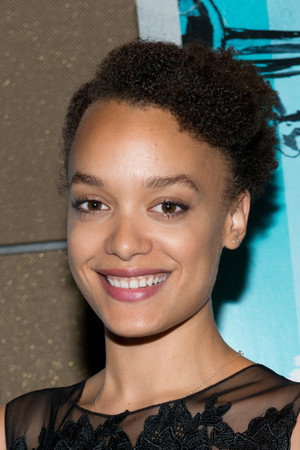 Britne Oldford profil kép