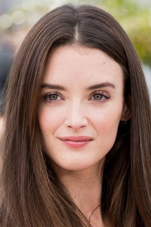 Charlotte Le Bon profil kép