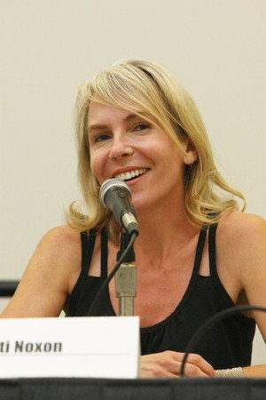 Marti Noxon profil kép