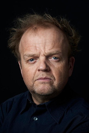 Toby Jones profil kép