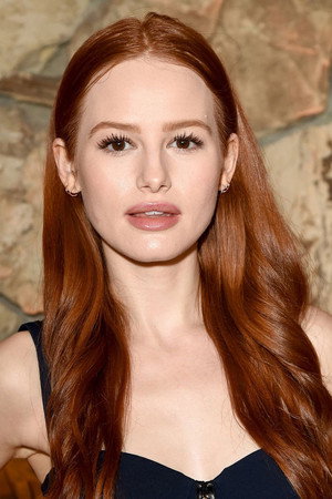 Madelaine Petsch profil kép