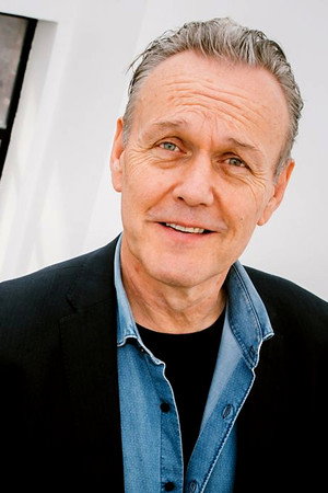 Anthony Stewart Head profil kép