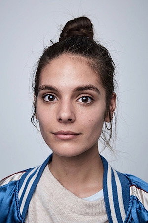 Caitlin Stasey profil kép