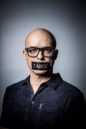 Taboe poszter