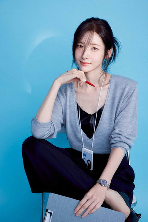 내일도 출근! poszter