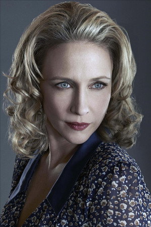 Vera Farmiga profil kép