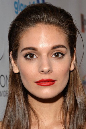 Caitlin Stasey profil kép