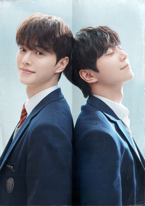 포핸즈 poszter