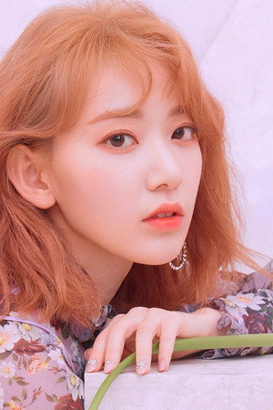 宮脇咲良 profil kép