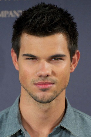 Taylor Lautner profil kép