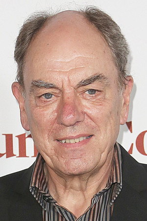 Alun Armstrong profil kép