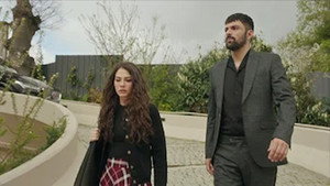 Adım Farah 1. évad Ep.23 23. epizód