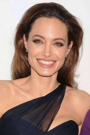 Angelina Jolie profil kép