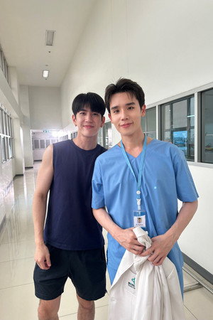 ทำนายทายทัพ poszter