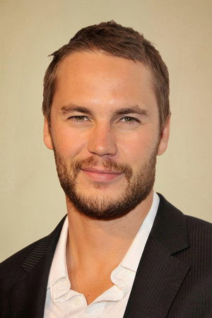 Taylor Kitsch profil kép