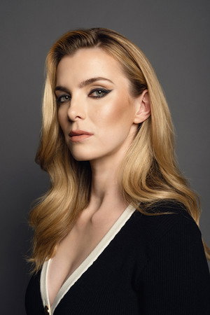 Betty Gilpin profil kép