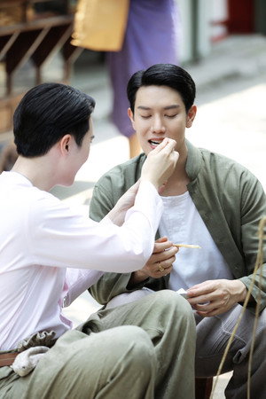 จาฤกรติชา poszter