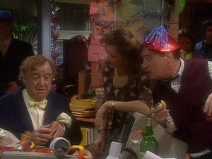 Drop the Dead Donkey 2. évad Ep.13 13. epizód