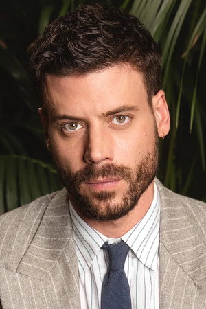François Arnaud profil kép