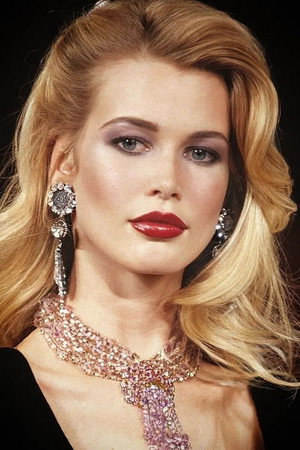 Claudia Schiffer profil kép