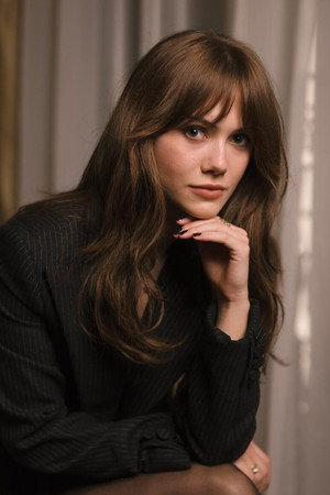 Emilia Jones profil kép