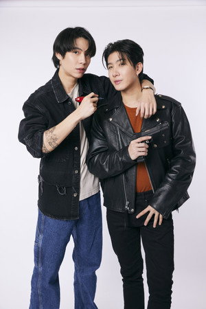 เขาจ้างให้ผมจีบนักฆ่า poszter
