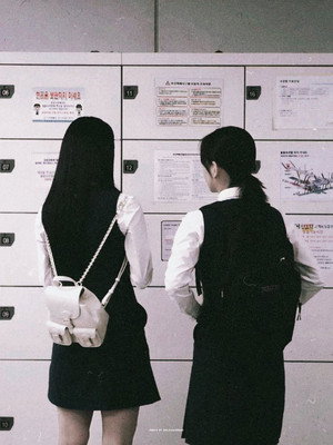 선의의 경쟁 poszter