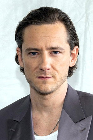 Lewis Pullman profil kép