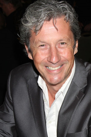 Charles Shaughnessy profil kép