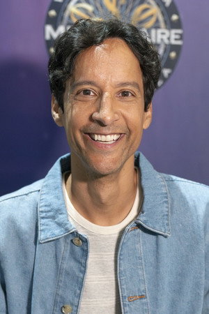 Danny Pudi profil kép
