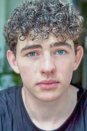Finn Little profil kép