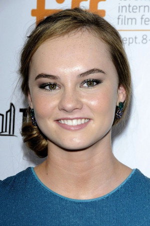Madeline Carroll profil kép