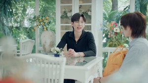ที่สามของเธอ kép