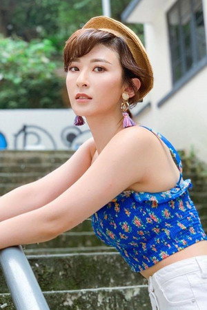 李君妍 profil kép