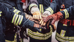 Feuerwache 4 - Alarm in Stuttgart kép