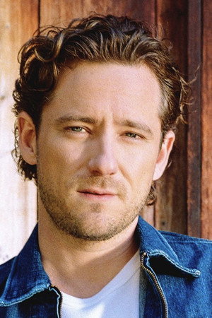 Lewis Pullman profil kép