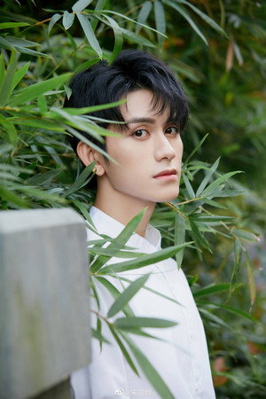 朱赞锦 profil kép