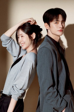 내일도 출근! poszter