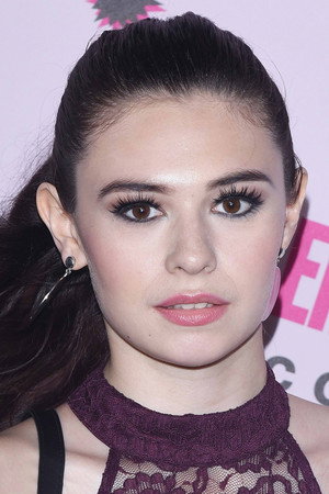 Nicole Maines profil kép