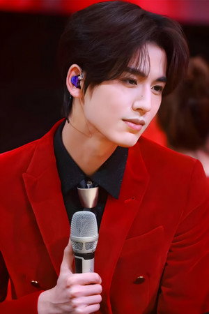 张凌赫 profil kép