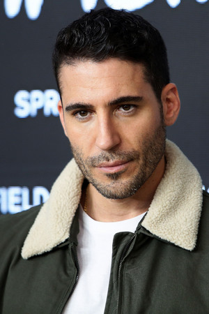 Miguel Ángel Silvestre profil kép