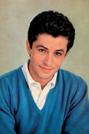 George Chakiris profil kép