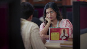 காக்கி சர்க்கஸ் kép